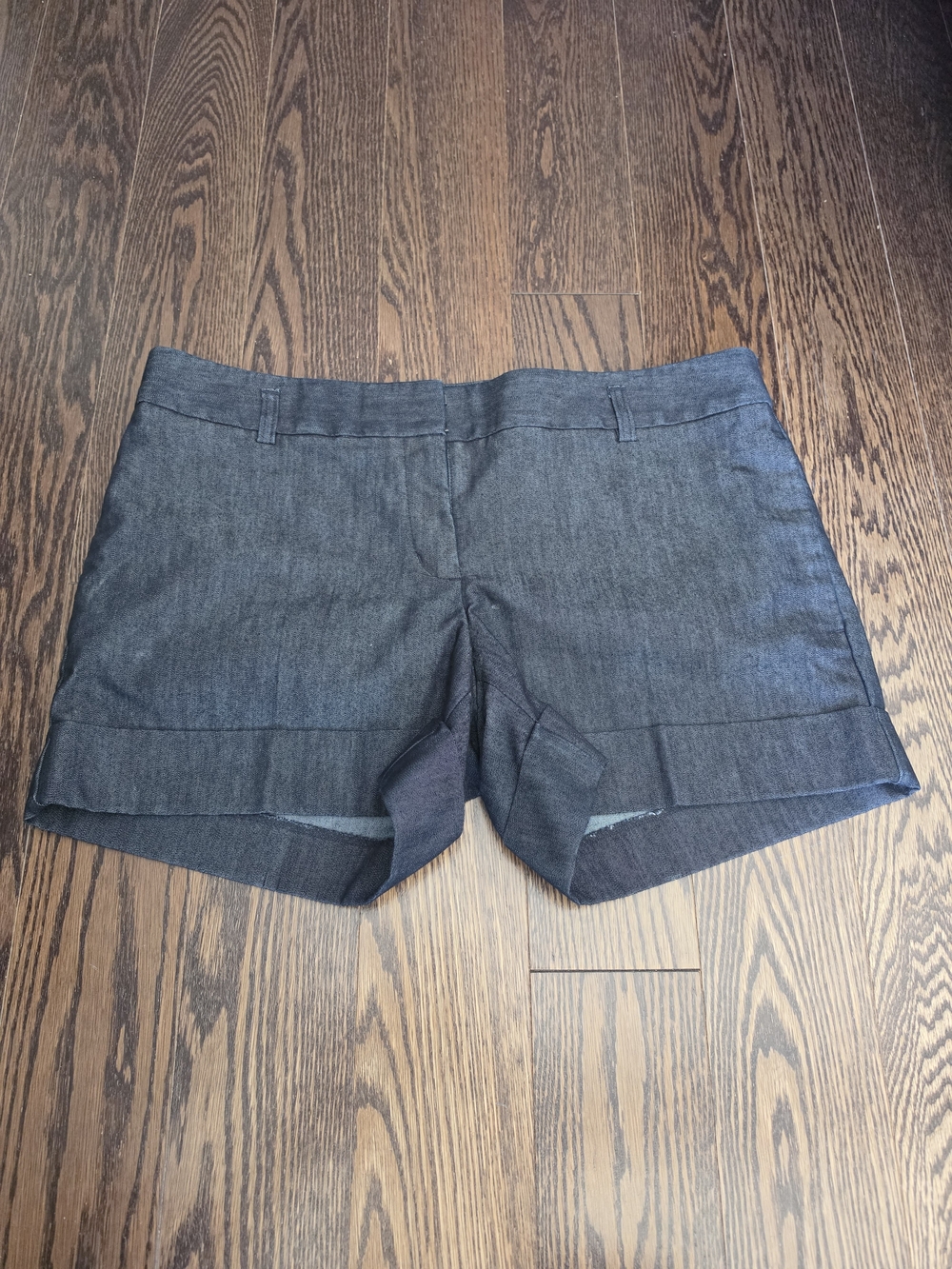 Express Design Low Rise Cuffed Hem A Line Chino Short (Demin) - SIZE 10